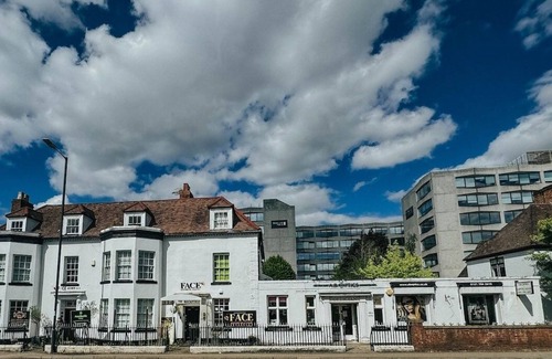Solihull Apartamento | Ensuite Flat in Solihull Town