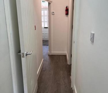 Botwell Casa | ENSUITE ROOM AT HAYES
