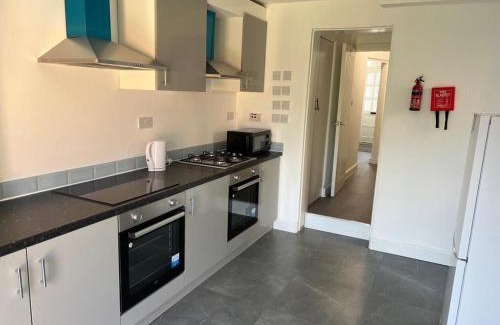 Botwell Casa | ENSUITE ROOM AT HAYES