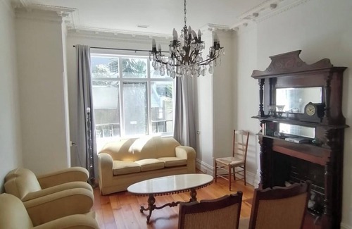Bellevue Hill Casa | Ensuite Room in centrally located house in Double Bay