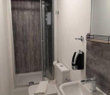 Sketty Casa | Ensuite room near Singleton Hospital, beach 8