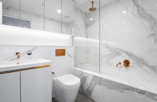 Box Hill Casa | Ensuite Room with Unbeatable Amenities & Prime Box Hill Location in 2B2B Apartment