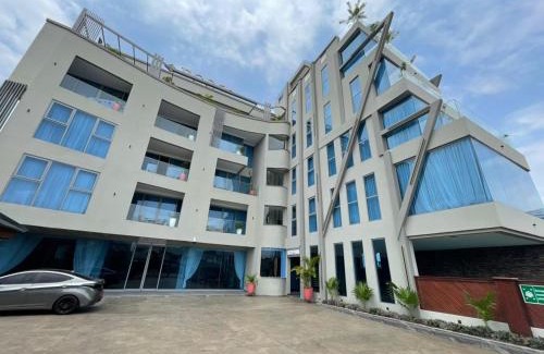 Madina Apartamento | Ensuite studios luxury apartment Pool and balcony
