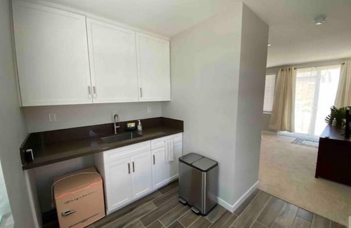 Desert Hot Springs Casa | Ensuite with Kitchenette & Private Entrance
