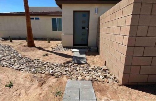 Desert Hot Springs Casa | Ensuite with Kitchenette & Private Entrance