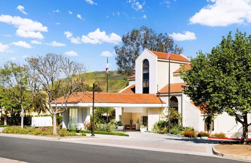 Calabasas Casa | Ensuring a Very Comfortable & Memorable Stay! Dog-friendly Property, Pool