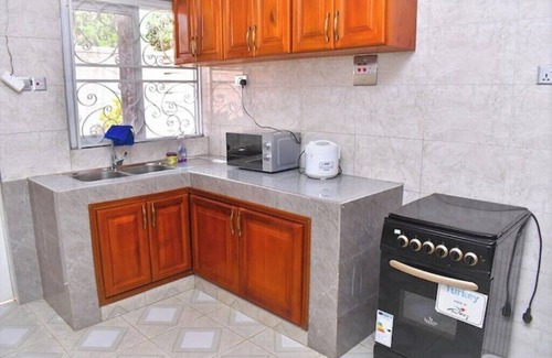 Entebbe Casa | Entebbe Virtue Residence bnb, wifi, airport pckup
