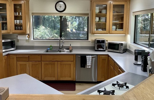 La Selva Beach Casa | Entelechy Ranch - A Cozy Redwood Resort