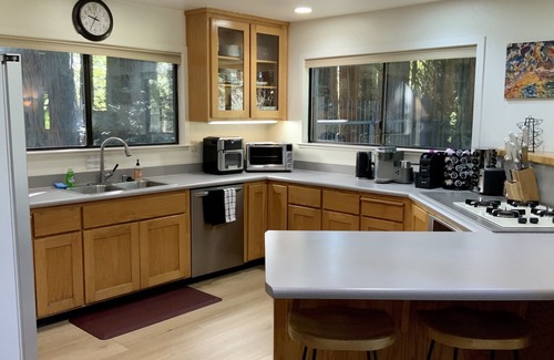 La Selva Beach Casa | Entelechy Ranch - A Cozy Redwood Resort