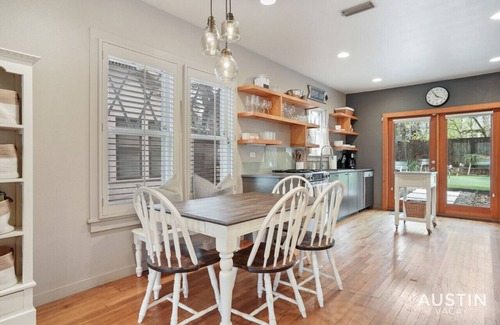 West Campus Casa | Entertaining Charmer w/ Outdoor Games + Putt-Putt!