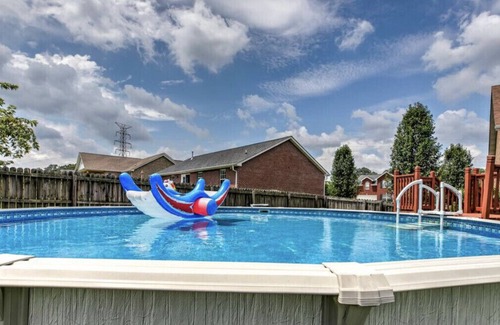 Knoxville Casa | Entertaining & Comfortable 3 Bedroom Home w/Outdoor Pool