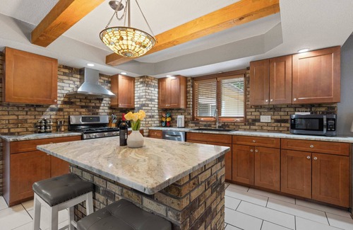 Rockford Casa | Entertainment Oasis Indoor Pool Spa Arcade Theatre
