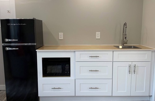 Waterloo Casa | ENTIRE 1 BEDROOM UNIT with Free Parking and Wifi - u5