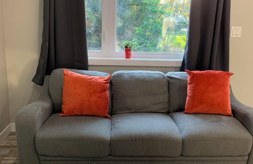 Waterloo Casa | ENTIRE 1 BEDROOM UNIT with Free Parking and Wifi - u5