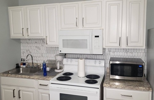 Weequahic Apartamento | Entire 2-BED Private Apt - EWR/NYC/OUTLET MALL