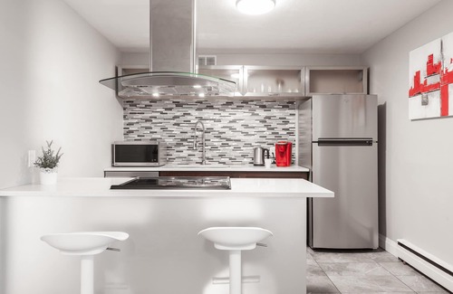 Waterloo Apartamento | ENTIRE 2 BEDROOM APARTMENT UPTOWN WATERLOO