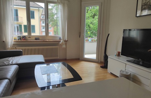 Wollishofen Apartamento | Entire 2-bedroom apartment near central Zurich