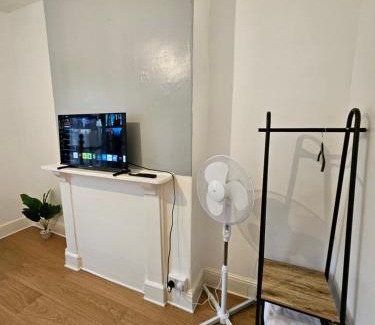 Riverside Apartamento | Entire 2 Bedroom Apartment City Centre & Stadium