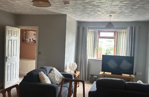 Oldbury Apartamento | Entire 2 bedroom house.