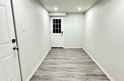Kitchener Casa | Entire 2 Bedroom lower Unit, Kitchen+Wi-Fi+Laundry+Parking+Ventilated+Well Lit