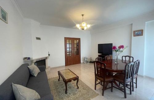 Samouco Apartamento | Entire 3 bed rooms Apartment with Private wc !