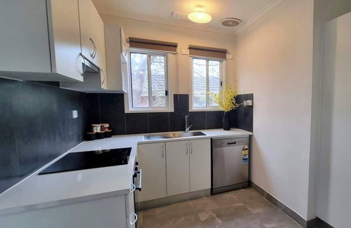 Doveton Casa | Entire 3 bedroom Doveton home, no sharing