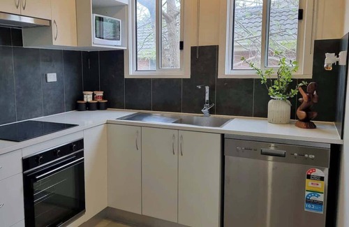 Doveton Casa | Entire 3 bedroom Doveton home, no sharing