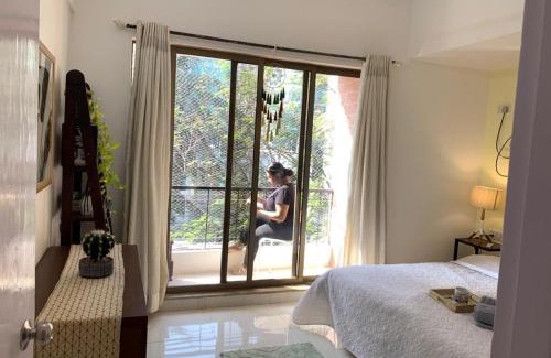 Bandra West Apartamento | Entire 3 BR apartment with Balconies Bandra