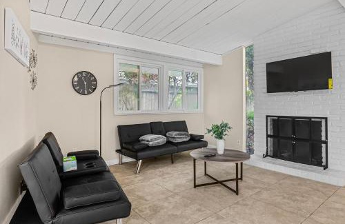 Palo Alto Apartamento | Entire 3br House with Playground Tent
