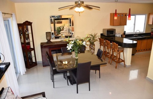 Villa Juarez Villa | 3 bedroom villa with pool onsite close to the beach