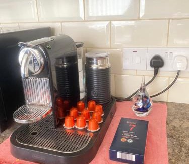 Liverpool Casa | Entire 4 bedroom House - EV POINT & FREE PARKING