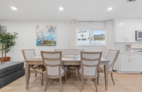 University City Casa | Newly Renovated Entire 4BR house + big backyard