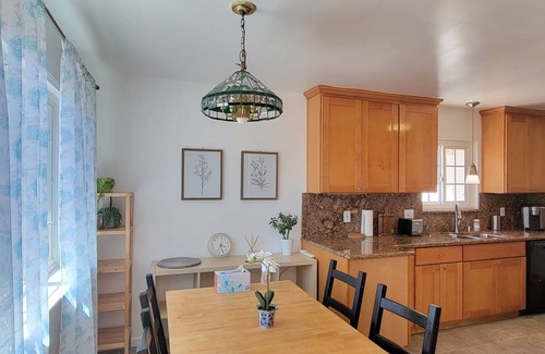 Berryessa Casa | Entire 5B3B Quiet Bungalow with Large Backyard Near High Tech