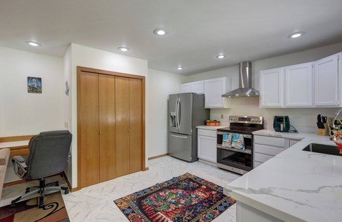 Des Moines Casa | Entire 5bd home in Des Moines Close Redondo Beach