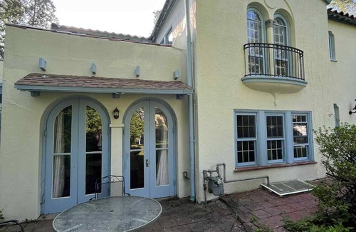 Morrisville Villa | Entire 6 bedrooms Spanish Villa for Weekly Rental