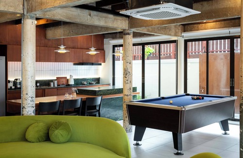 Bang Kho Laem Casa | Entire Antique Thai House Perfect For Group or Family up to 10 people