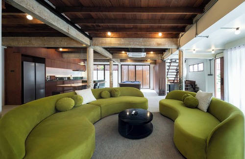 Bang Kho Laem Casa | Entire Antique Thai House Perfect For Group or Family up to 10 people