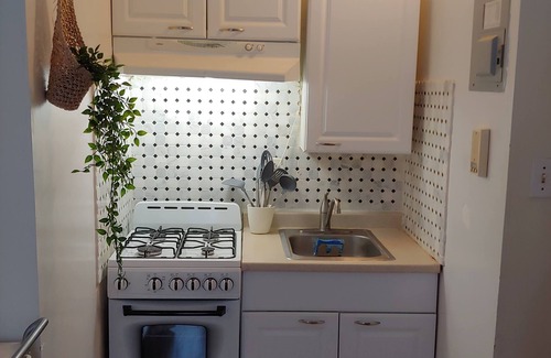 Hamilton Heights Casa | Entire Apart. Cozy Studio in a Private Townhouse