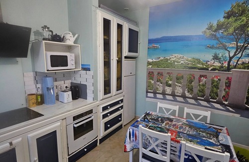Ensues-la-Redonne Apartamento | Apartamento entero a 200 metros del mar.