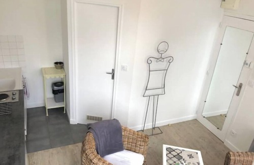 Laval Apartamento | ENTIRE APARTMENT DOWNTOWN LAVAL