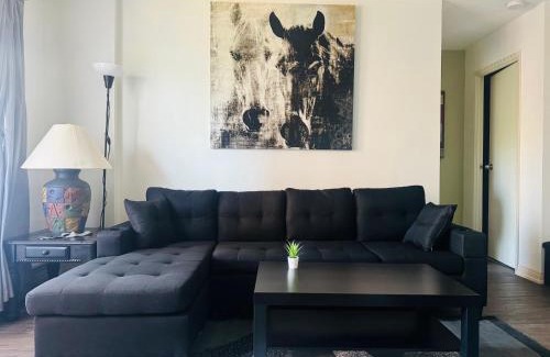 Beltline Apartamento | Entire Apartment Prime Downtown location Free underground Parking