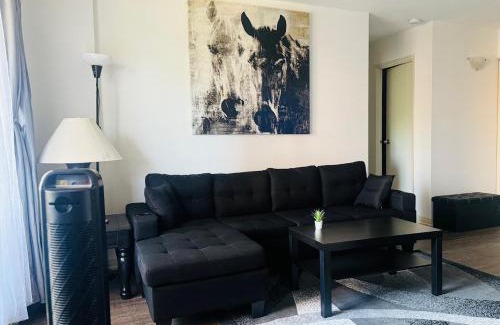 Beltline Apartamento | Entire Apartment Prime Downtown location Free underground Parking