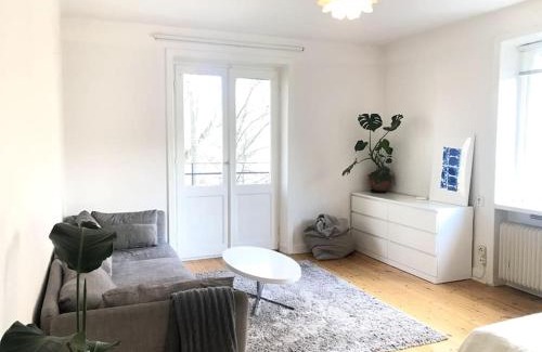 Enskede Gard Apartamento | Entire Apartment Stockholm