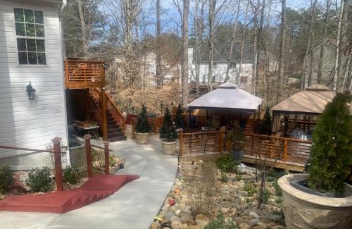 Lithonia Casa | Entire Apartment Suite family singles Couples Nurses dinners business meetings