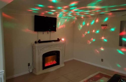 Lithonia Casa | Entire Apartment Suite family singles Couples Nurses dinners business meetings