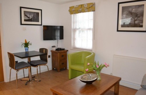 Montpellier Apartamento | Entire apartments in the heart of the Suffolks - GL50 Apartments
