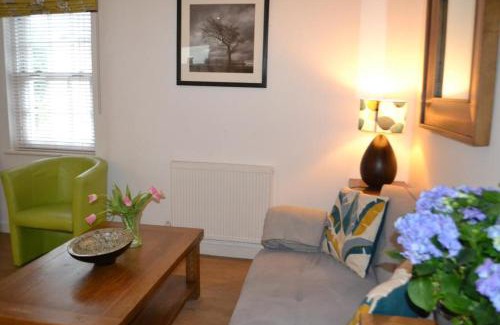 Montpellier Apartamento | Entire apartments in the heart of the Suffolks - GL50 Apartments
