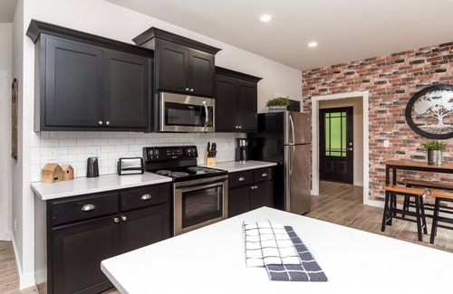 Bella Vista Casa | Single Unit Bungalow, 15 Trails Edge Ln.