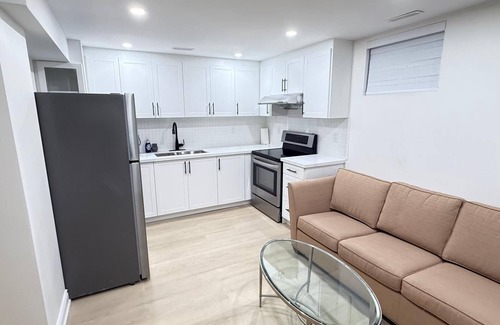 Dixie Apartamento | Entire basement apartment with private entrance