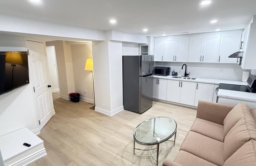 Dixie Apartamento | Entire basement apartment with private entrance